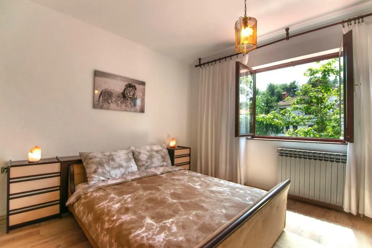 Apartments Mare Pula