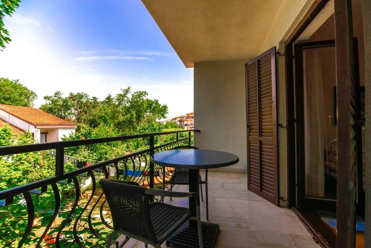 Apartments Mare Pula Kroatien