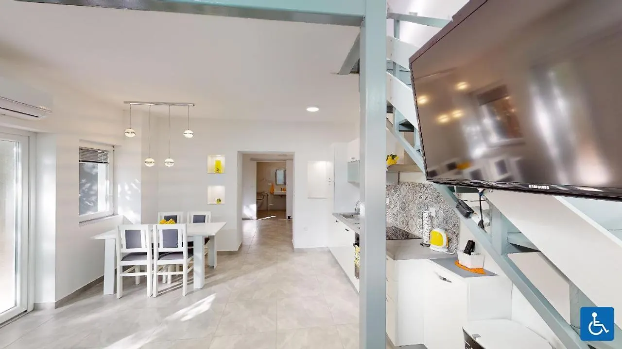 Apartments Mare Pula
